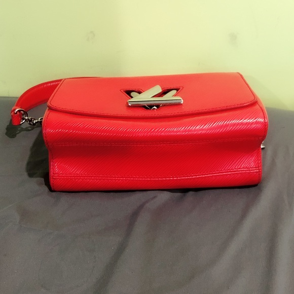 louis vuitton twist mm - Picture 2 of 6